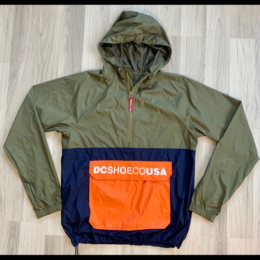 DC Shoe Co USA Skater Windbreaker Jacket. Small